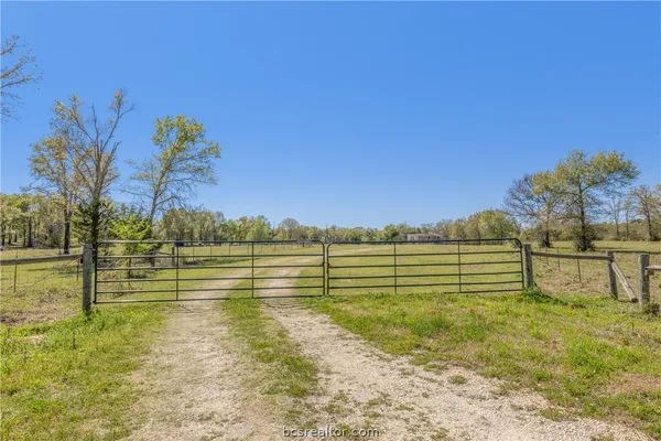 $1,350,000 | 9798 Farm To Market Road 2446, Franklin, TX 77856