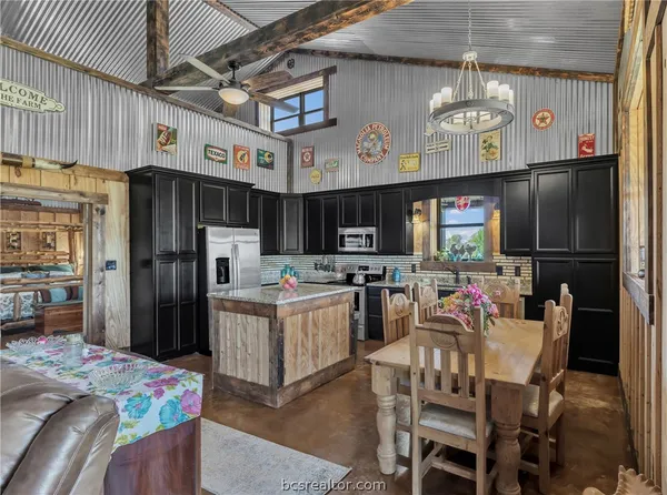 $1,350,000 | 9798 Farm To Market Road 2446, Franklin, TX 77856