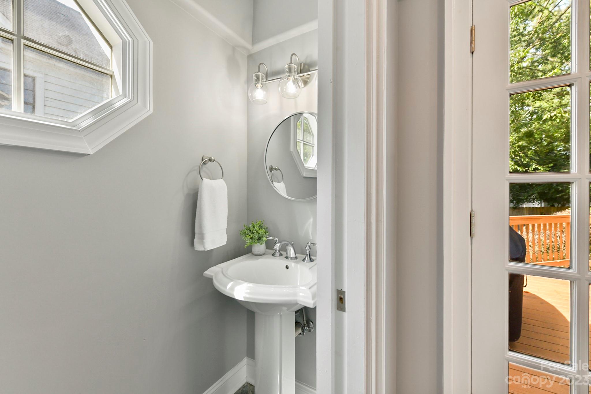 2234 Sharon Road Charlotte, NC 28207 - Photo 21 of 43 Gallery Image 21