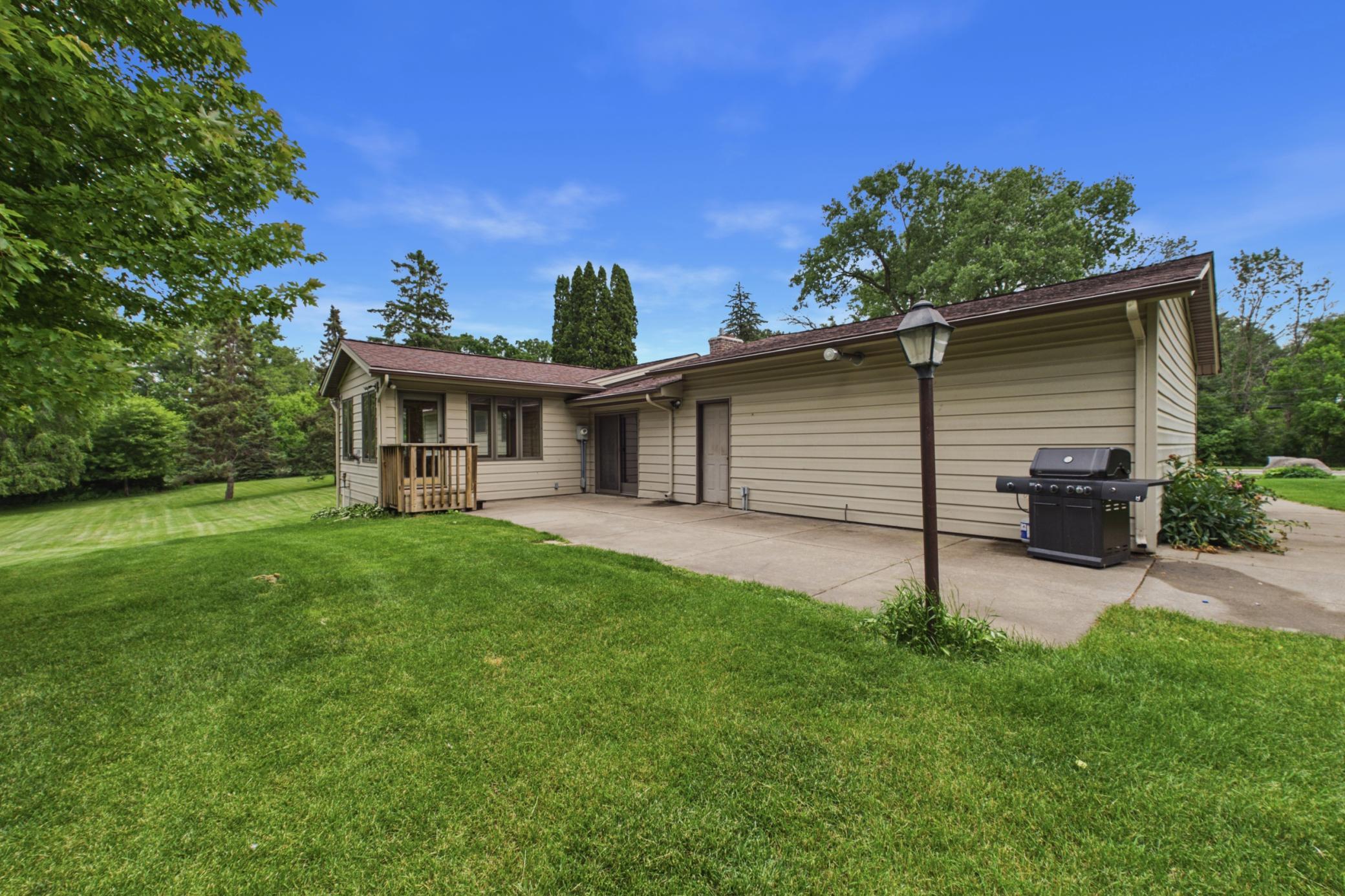 2918 Oakland Road Hopkins, MN 55305 - Photo 25 of 32