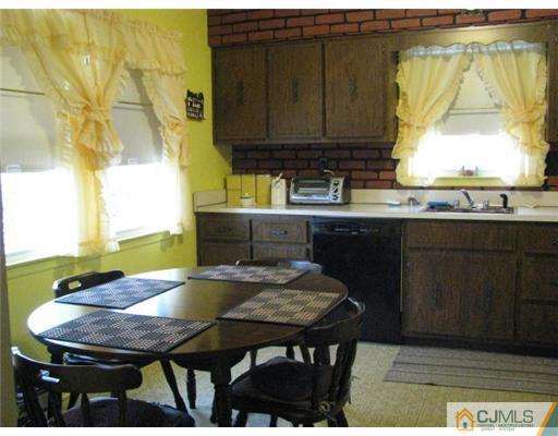 754 Magnolia Road North Brunswick, NJ 08902 - Photo 2 of 14