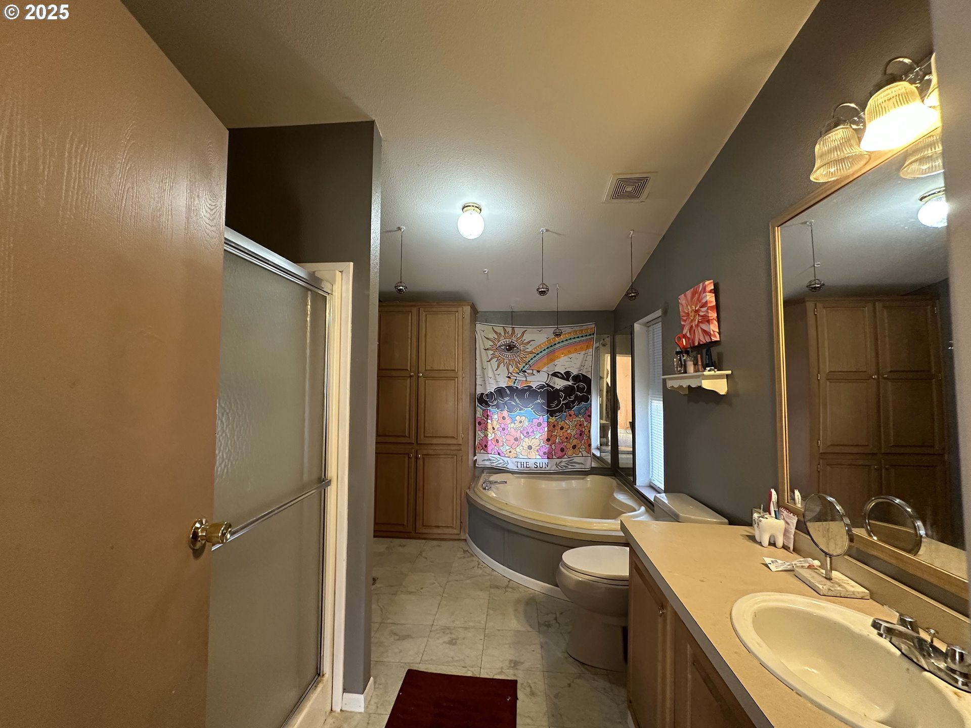 22 Glen Affric Road Goldendale, WA 98620 - Photo 8 of 19 a bathroom with a sink double vanity and a mirror