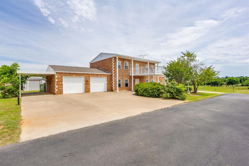 807 Caddo Road Joshua, TX 76058 - Photo 2 of 40