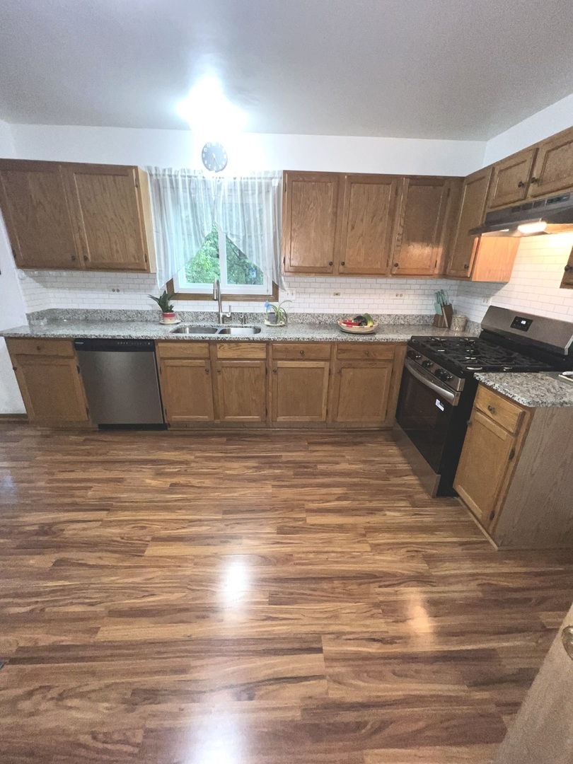 1018 Rain Tree Drive Bolingbrook, IL 60440 - Photo 9 of 21