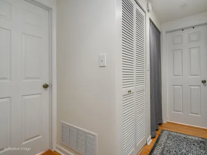 $250,000 | 4935 North Wolcott Avenue, Unit 1A, Chicago, IL 60640