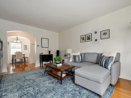 $250,000 | 4935 North Wolcott Avenue, Unit 1A, Chicago, IL 60640