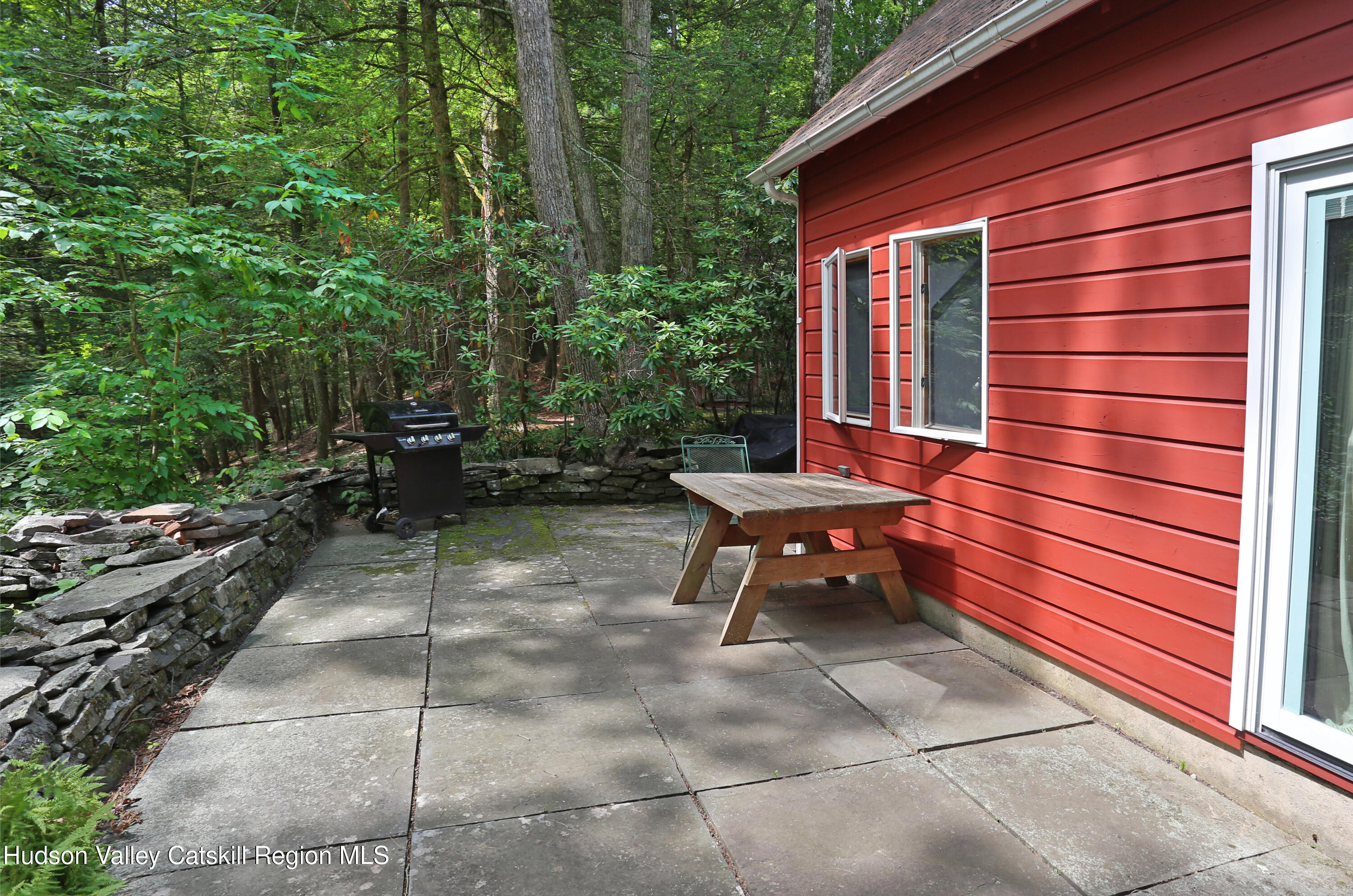 104 Dewitt Mills Road Hurley, NY 12443 - Photo 17 of 20 patio2