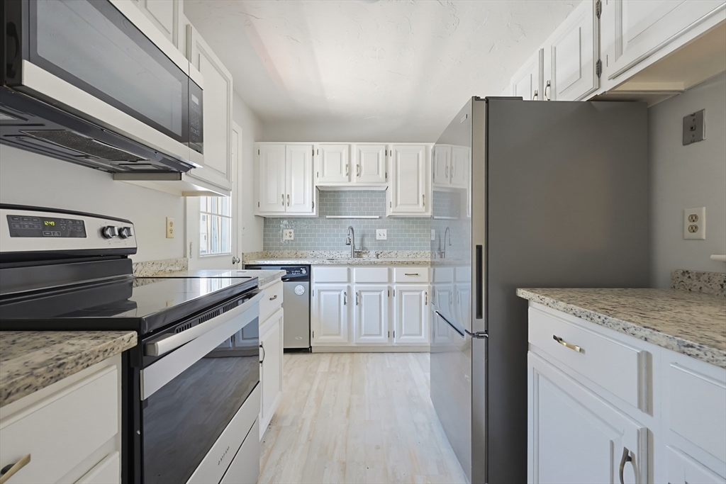 425 Main Street, Unit 9D Hudson, MA 01749 - Photo 3 of 41