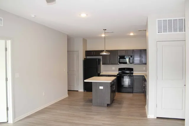 $1,010 | 10001 Oak Brg Circle, Other, KY 40219