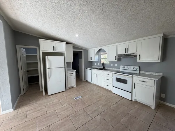 $1,700 | 15467 Delores Lane, Conroe, TX 77384