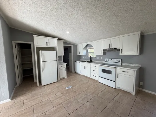 $1,700 | 15467 Delores Lane, Conroe, TX 77384