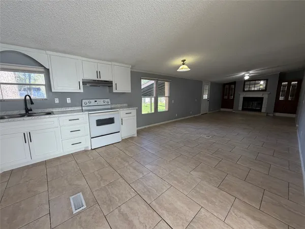 $1,700 | 15467 Delores Lane, Conroe, TX 77384