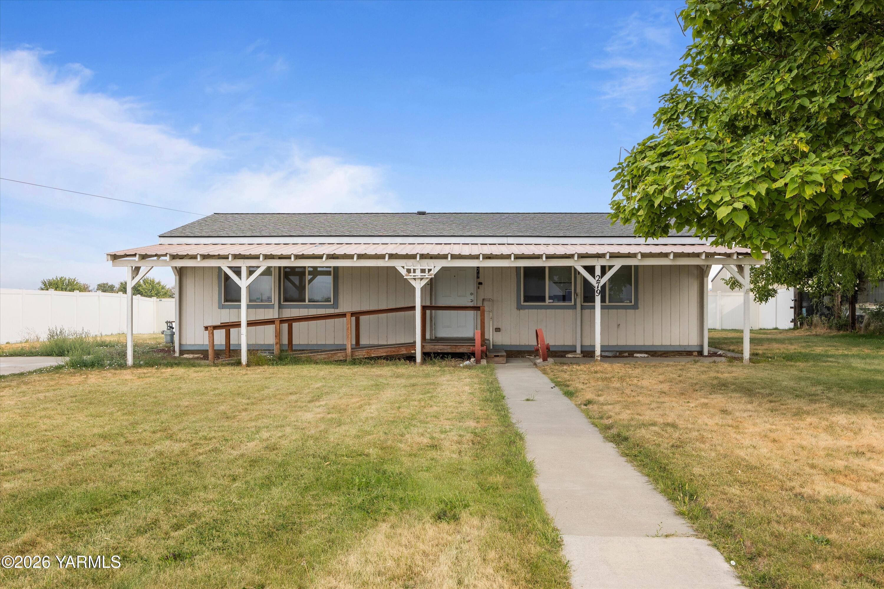 279 Carlsonia Road Zillah, WA 98953 - Photo 2 of 23 Front