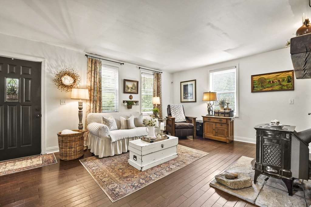581 Middle Road Acushnet, MA 02743 - Photo 21 of 40 Gallery Image 21