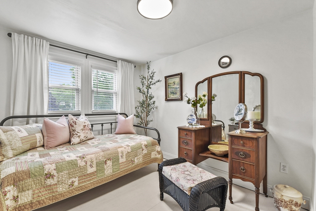 581 Middle Road Acushnet, MA 02743 - Photo 34 of 40 Gallery Image 34