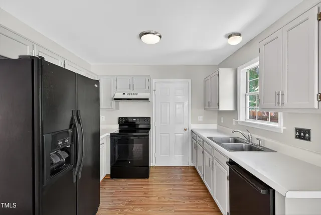 $2,050 | 532 Baygall Road, Holly Springs, NC 27540