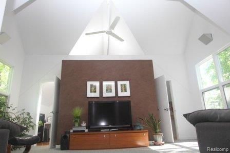 451 East Nawakwa Road Rochester, MI 48307 - Photo 14 of 25 IMG_3672.JPG