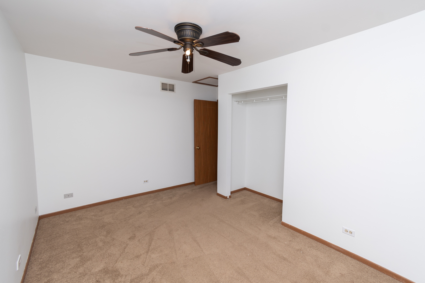 4002 Ridge Road Zion, IL 60099 - Photo 7 of 20 a view of a big room with a ceiling fan