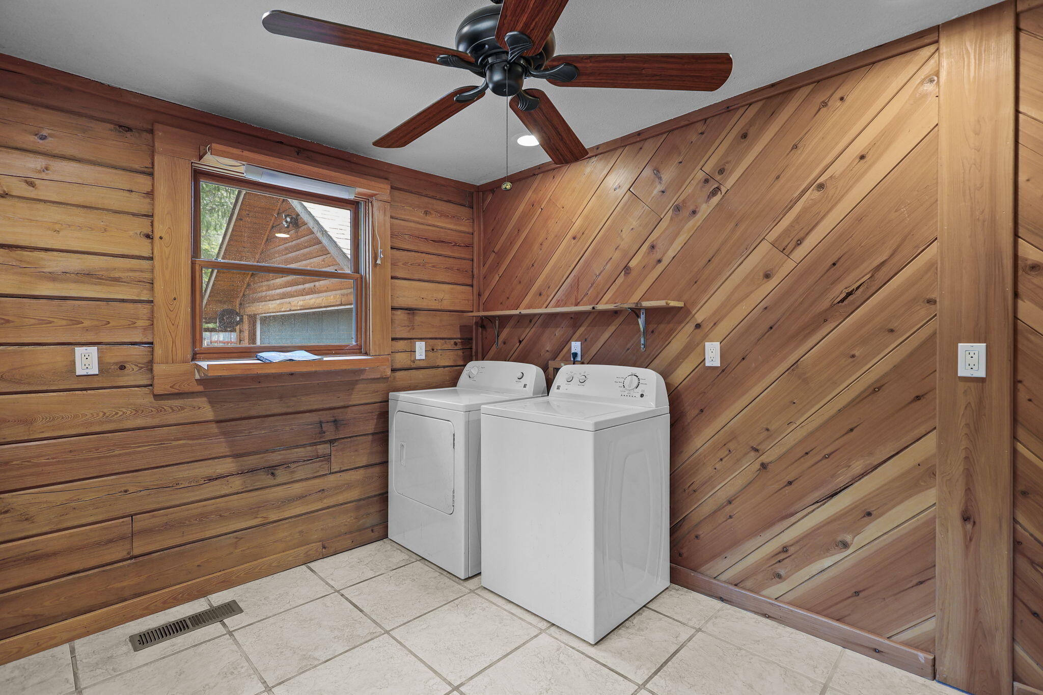 30909 Tinkerbell Lane Shingletown, CA 96088 - Photo 30 of 42 Laundry Area