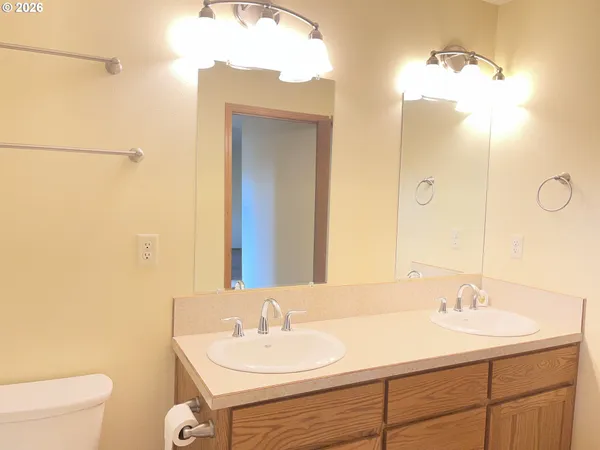 $435,000 | 617 Southwest Monroe Street, Sheridan, OR 97378