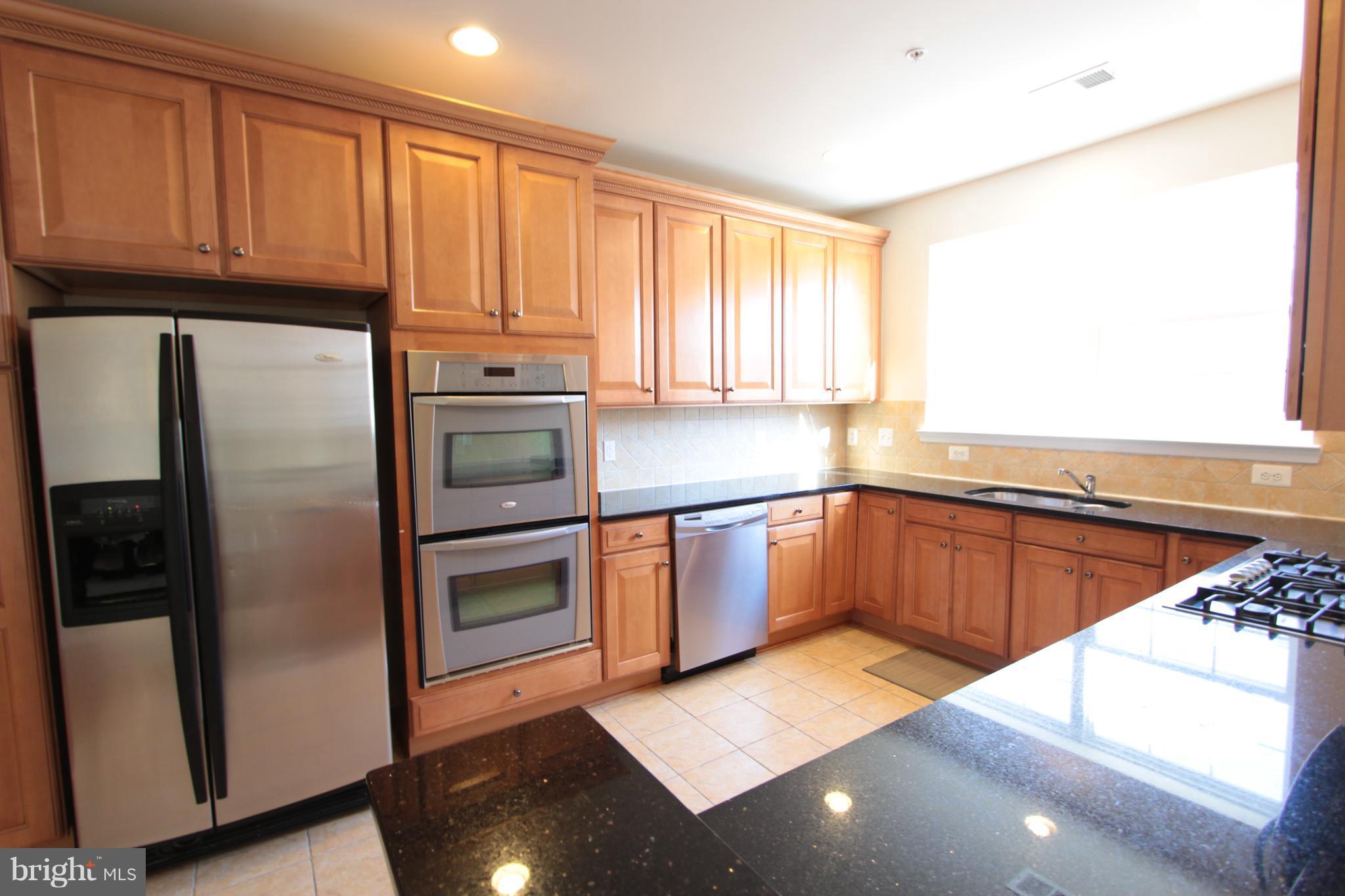 4495 B Beacon Grove Circle Fairfax, VA 22033 - Photo 7 of 20 Kitchen