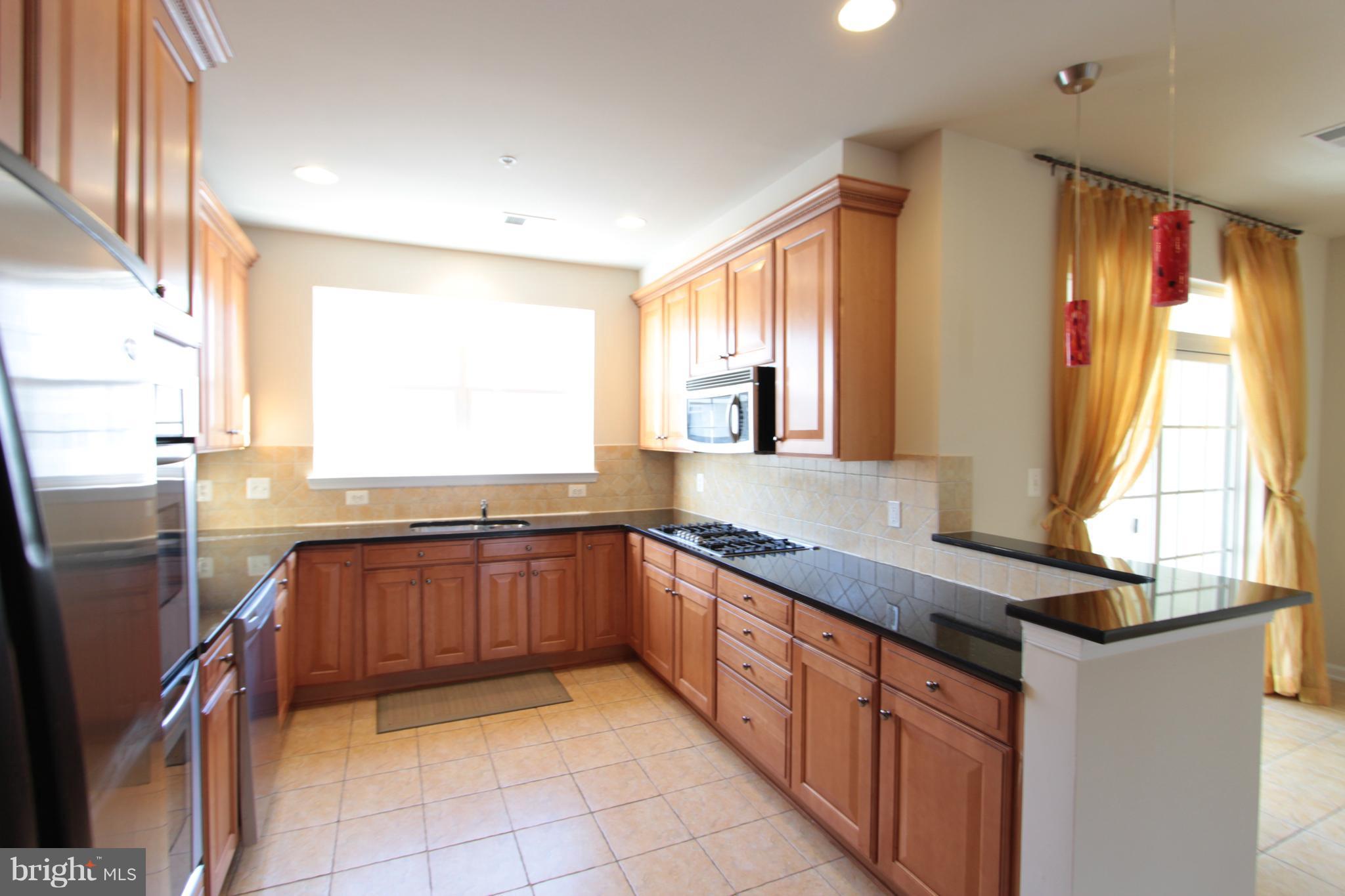 4495 B Beacon Grove Circle Fairfax, VA 22033 - Photo 10 of 20 Kitchen