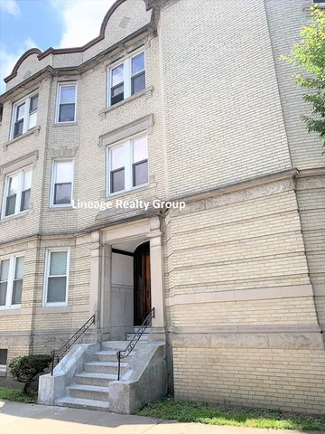 $6,100 | 157 Thorndike Street, Unit 1, Brookline, MA 02446