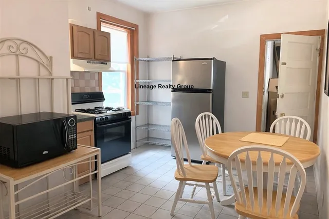 $6,100 | 157 Thorndike Street, Unit 1, Brookline, MA 02446