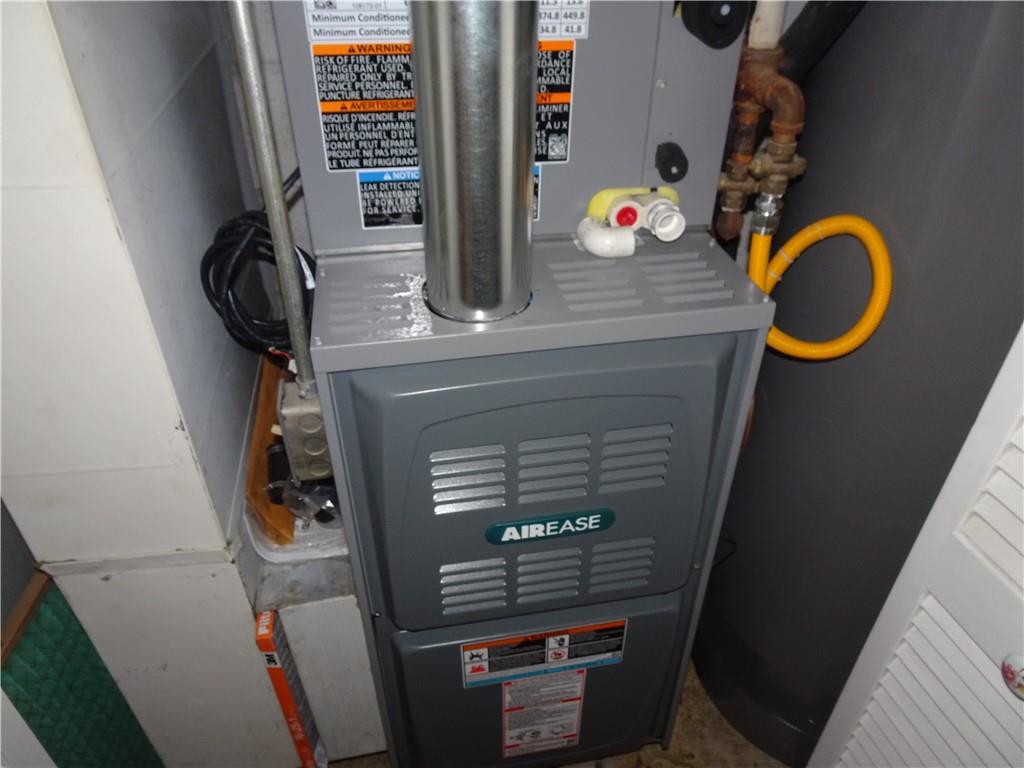 109 Canterbury Commons Indiana, PA 15701 - Photo 14 of 22 a view of washer and dryer