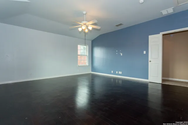 $2,600 | 331 Knights Cross Drive, San Antonio, TX 78258