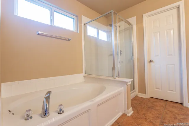 $2,600 | 331 Knights Cross Drive, San Antonio, TX 78258