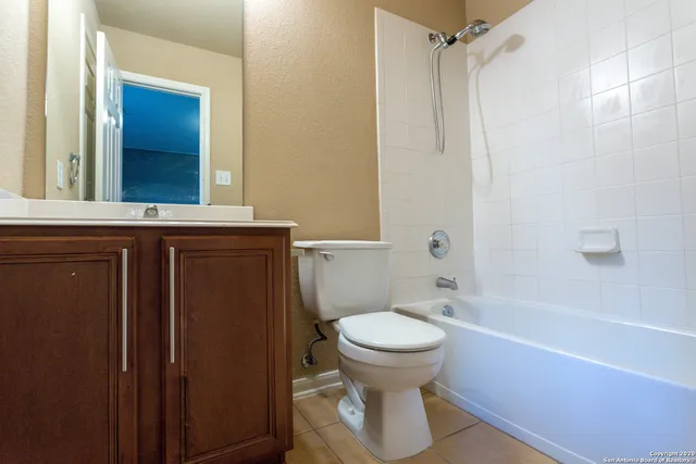 $2,600 | 331 Knights Cross Drive, San Antonio, TX 78258