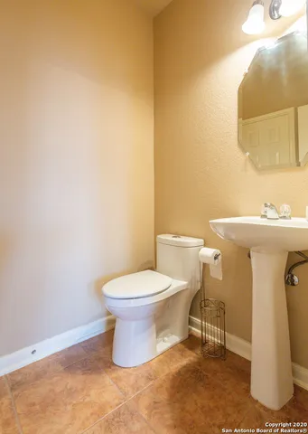 $2,600 | 331 Knights Cross Drive, San Antonio, TX 78258