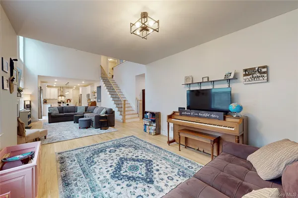 $700,000 | 77 Kensington Lane, Poughkeepsie, NY 12603