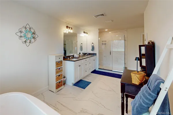 $700,000 | 77 Kensington Lane, Poughkeepsie, NY 12603