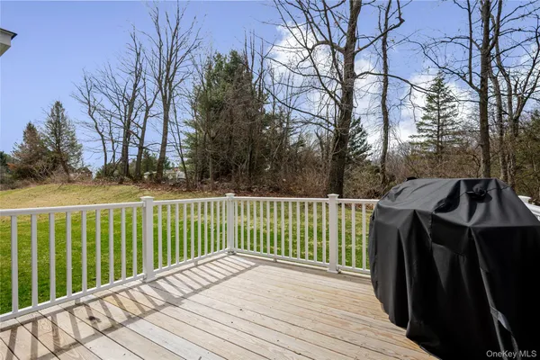 $700,000 | 77 Kensington Lane, Poughkeepsie, NY 12603