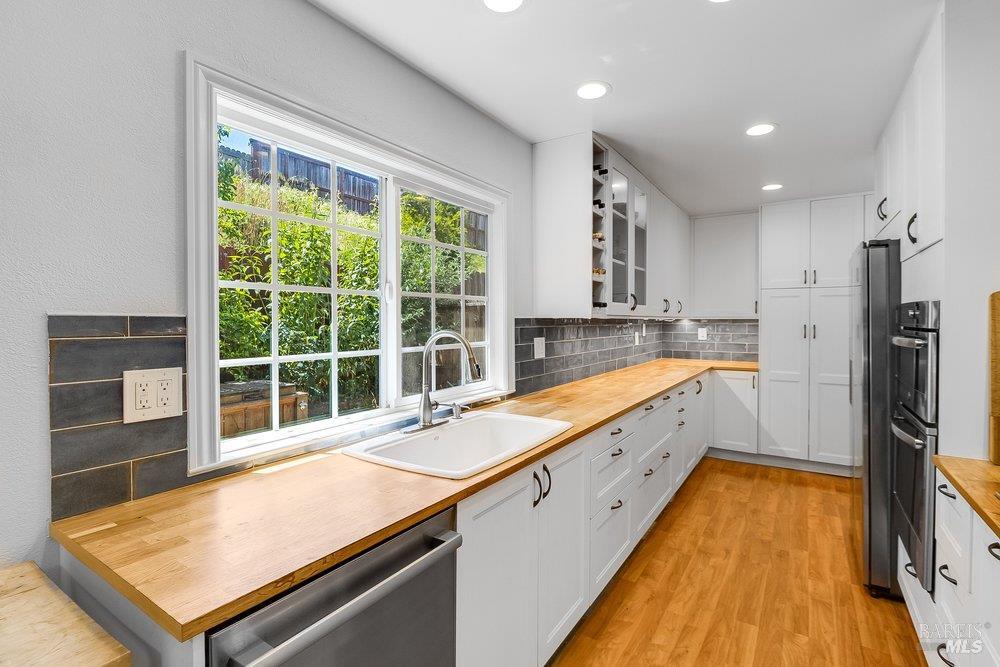 1026 View Drive El Sobrante, CA 94803 - Photo 8 of 54