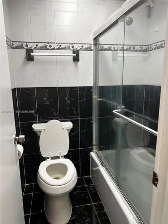$164,900 | 3760 Inverrary Drive, Unit 2Z, Lauderhill, FL 33319