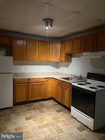 an empty room with closet