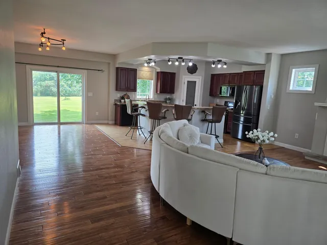 $799,900 | 25395 Co Highway 6, Detroit Lakes, MN 56501