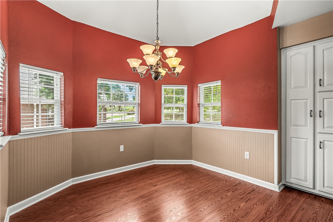 103 Amanda Drive Anderson, SC 29621 - Photo 13 of 49 Breakfast room with tons of natural light.