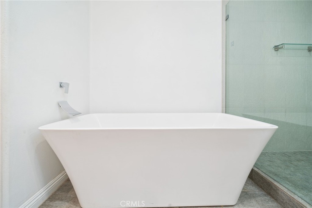 1721 East Ruddock Street Covina, CA 91724 - Photo 18 of 39 a close up of a bathtub