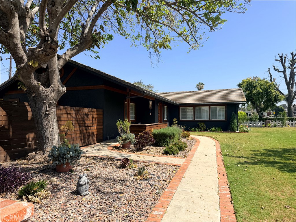 1721 East Ruddock Street Covina, CA 91724 - Photo 4 of 29