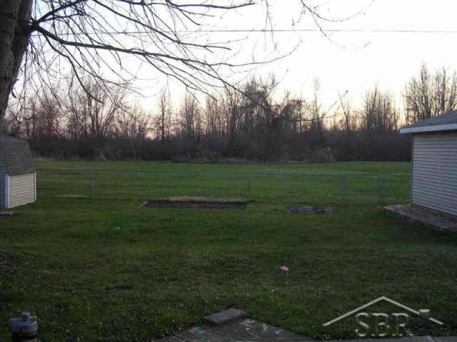 7205 Calkins Road Flint, MI 48532 - Photo 2 of 11 20066175-1.JPG