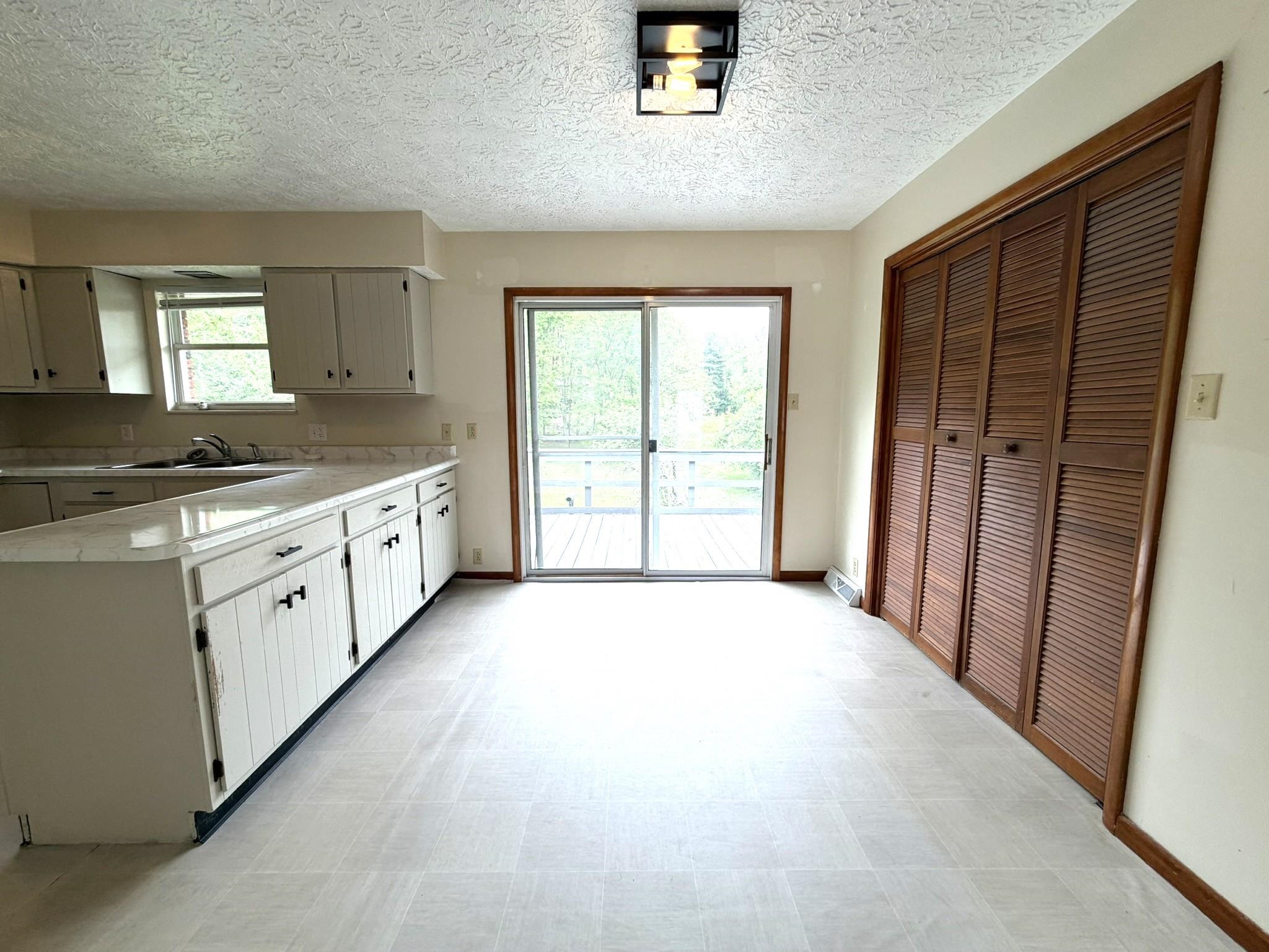 222 West Meadowbrook Road Ashland, KY 41102 - Photo 9 of 33 Gallery Image 9