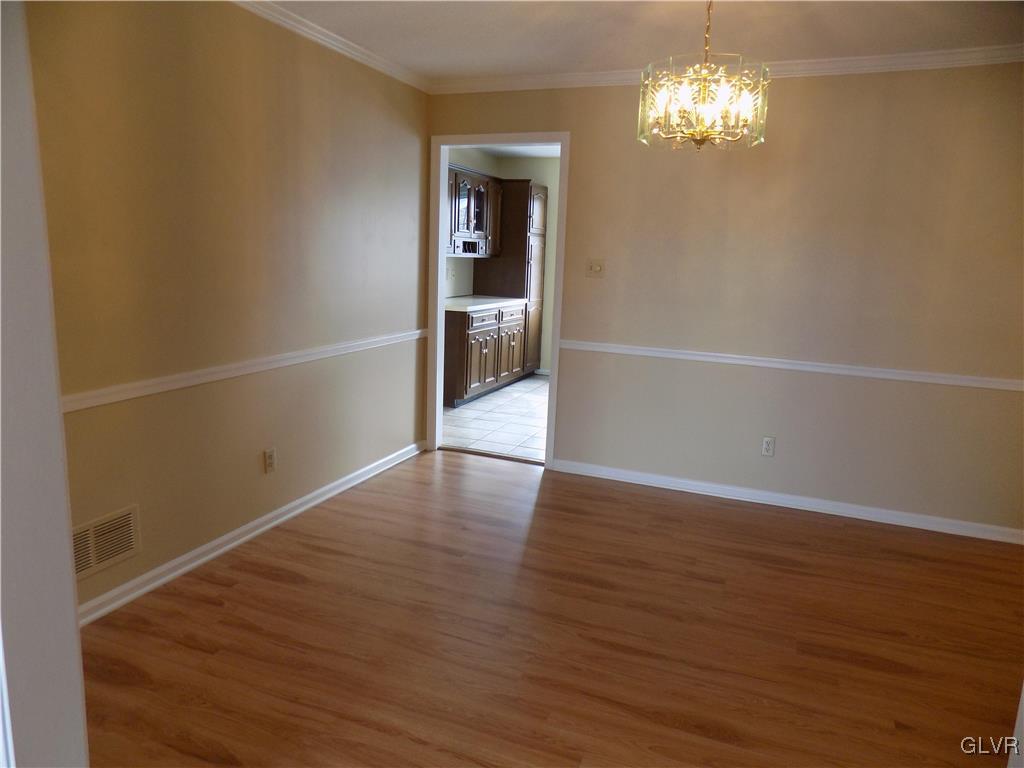 1100 Barnside Road Allentown, PA 18103 - Photo 6 of 20 2nd floor dining room