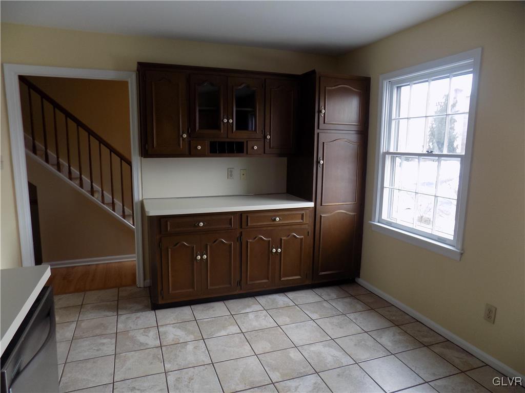 1100 Barnside Road Allentown, PA 18103 - Photo 9 of 20 2nd floor eat in kitchen