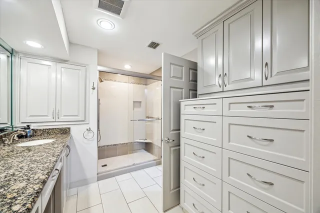 $345,000 | 3350 McCue Road, Unit 1504, Houston, TX 77056