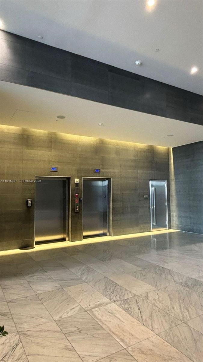 68 Southeast 6th Street, Unit 2504 Miami, FL 33131 - Photo 42 of 47