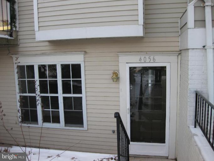 4056 Spring Run Court, Unit 10F Chantilly, VA 20151 - Photo 1 of 9 Exterior (Main)